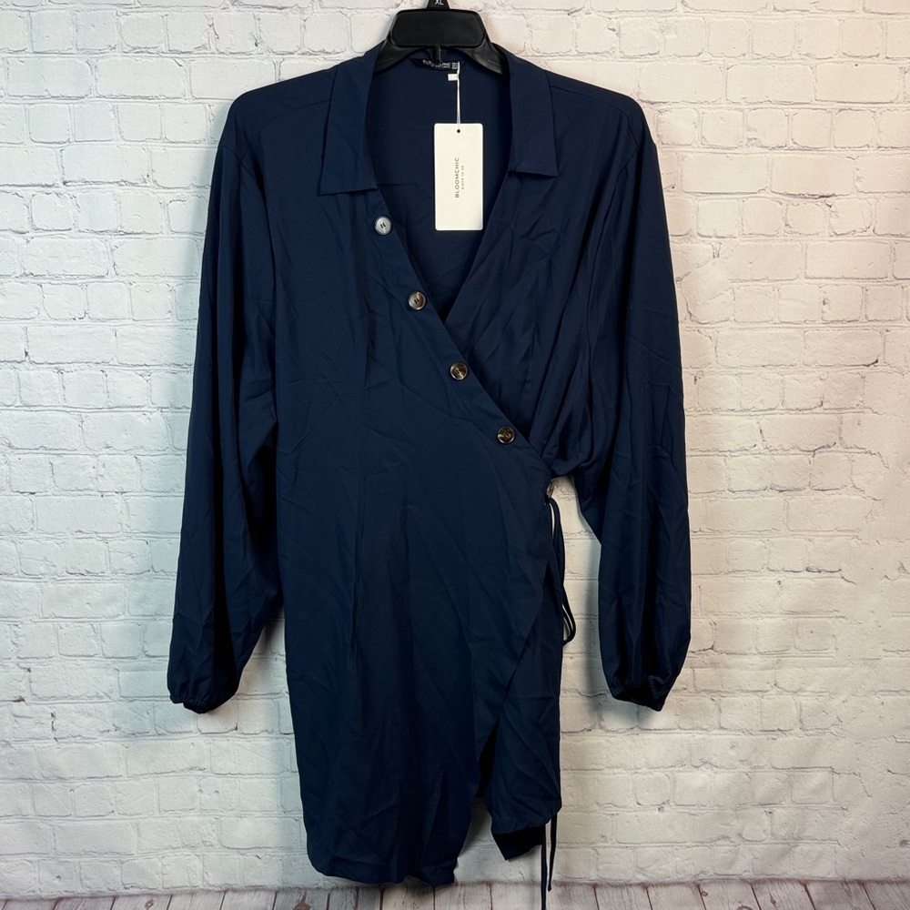 BloomChic Navy Button Detail Wrap Blouse Plus Sizes 5X 6X - Picture 2 of 8